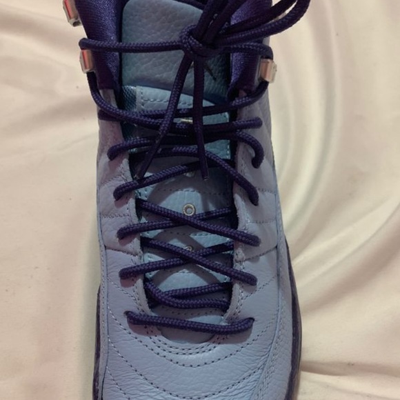 Worn once comes with box no creases or scuffs - Picture 3 of 7